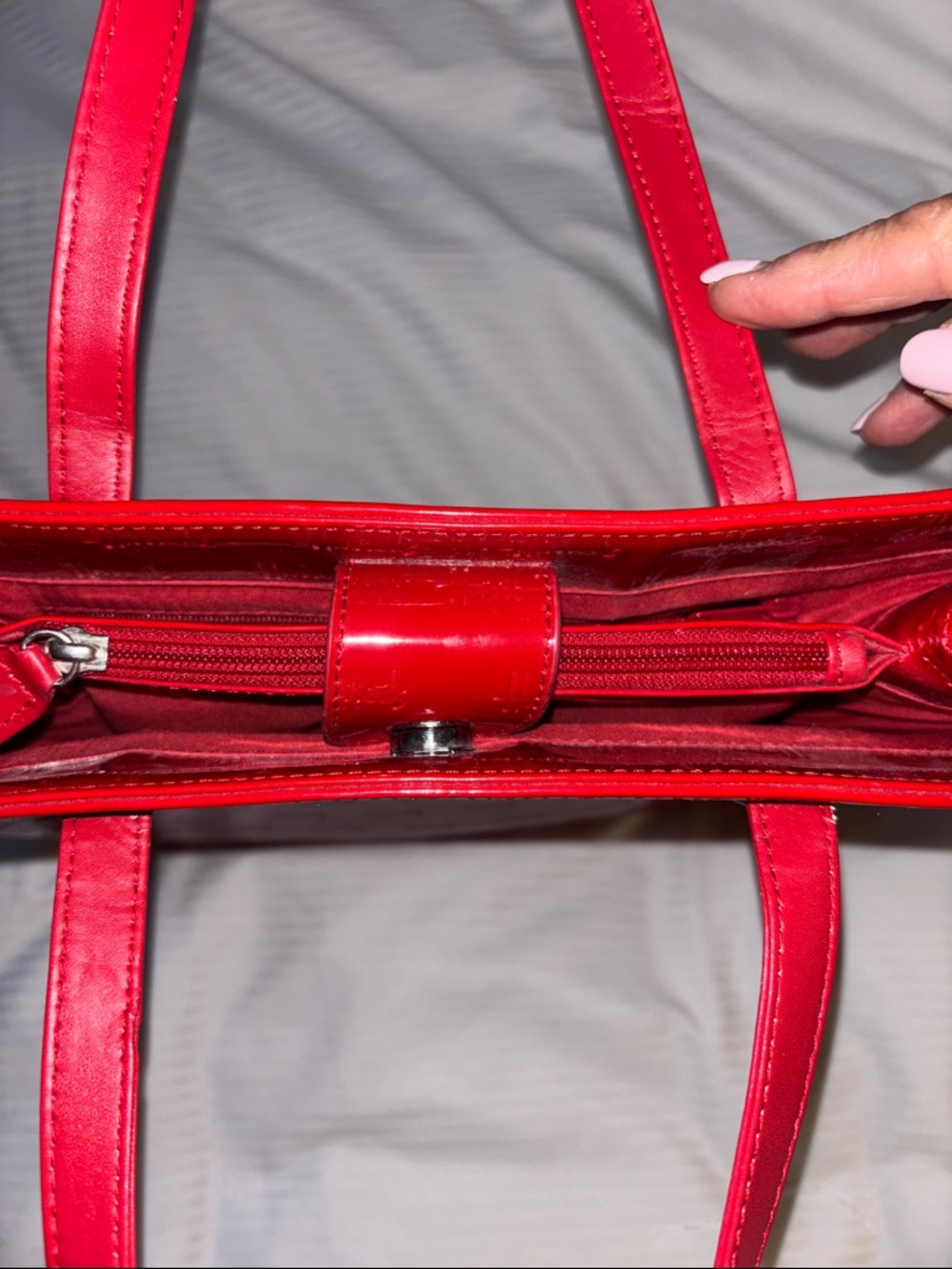 HARRODS OF LONDON RED PATENT LEATHER TOTE BAG 3COMPARTMENTS WITH MIDDLE ZIPPER - Picture 3 of 15
